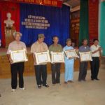 Đô Lương tổ chức trao tặng huy hiệu 30 – 40 – 50 – 60 tuổi đảng cho các đảng viên